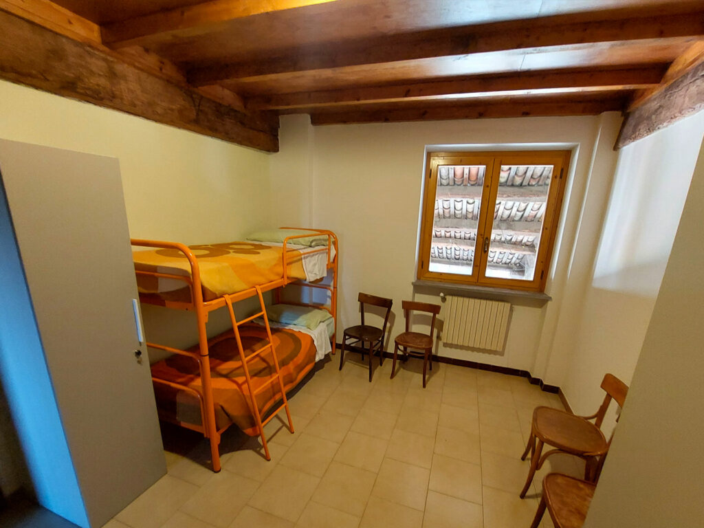 Stanza con letto a castello